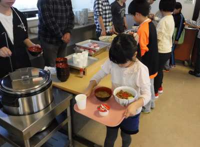 平成31年1月9日　冬季学習室活動　明和園給食サービス・そりすべり